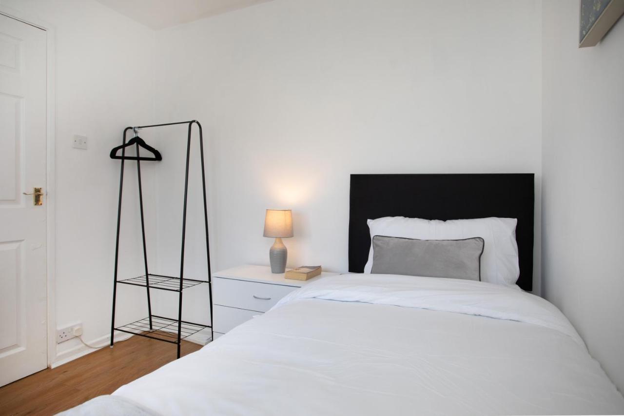 Rawmarsh House, Rotherham For Contractors & Families, Free Parking, High Speed Wifi, Etc 罗瑟勒姆 外观 照片