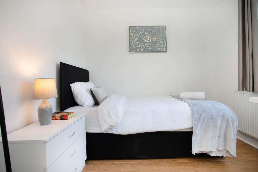 Rawmarsh House, Rotherham For Contractors & Families, Free Parking, High Speed Wifi, Etc 罗瑟勒姆 外观 照片